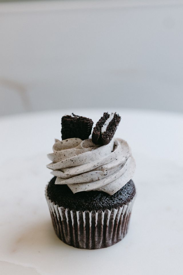Cookies and Cream Cupcakes (Dozen)