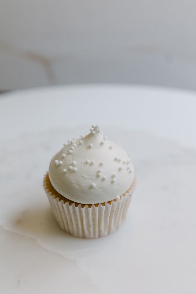 Vanilla Bean Cupcakes (Dozen)